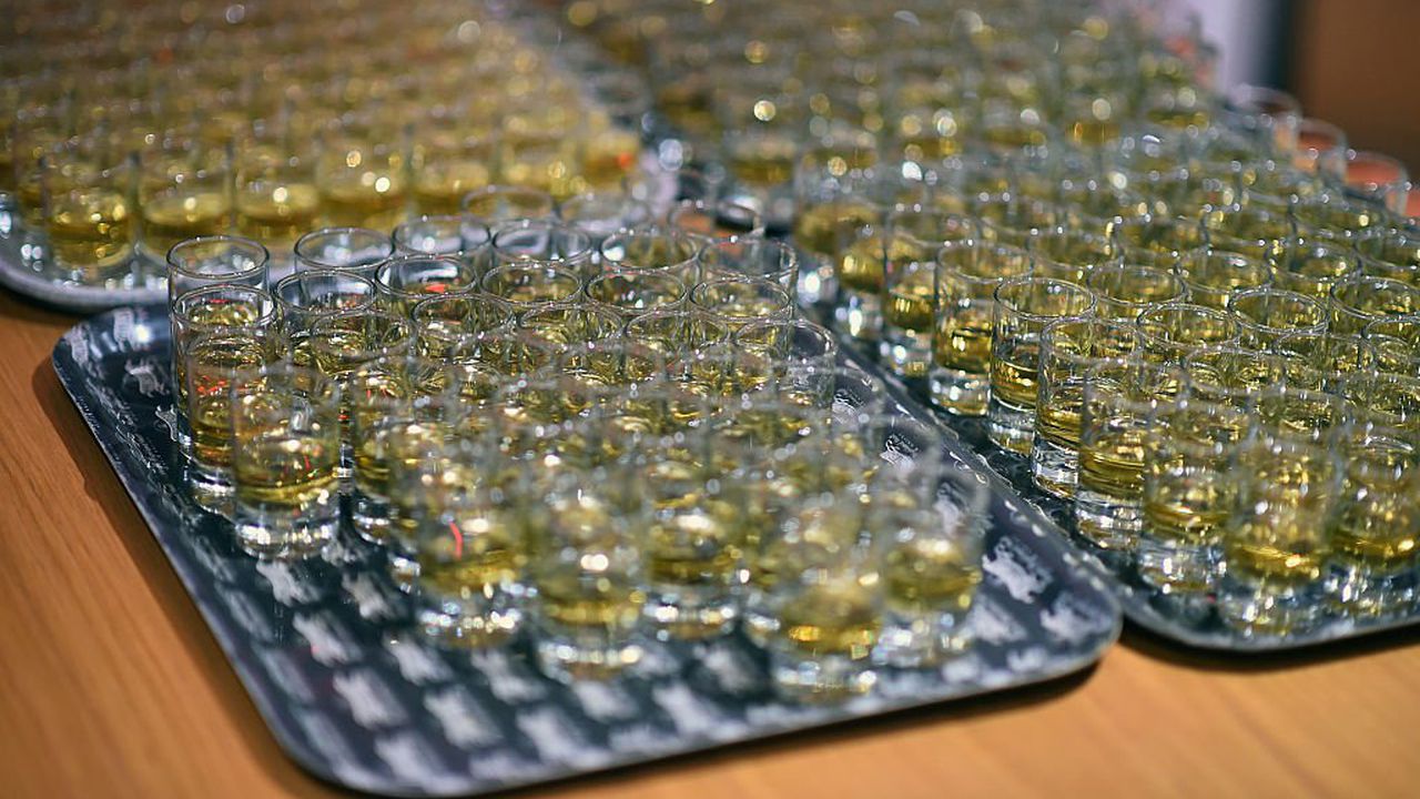 Българин предлага дървени кубчета за уиски