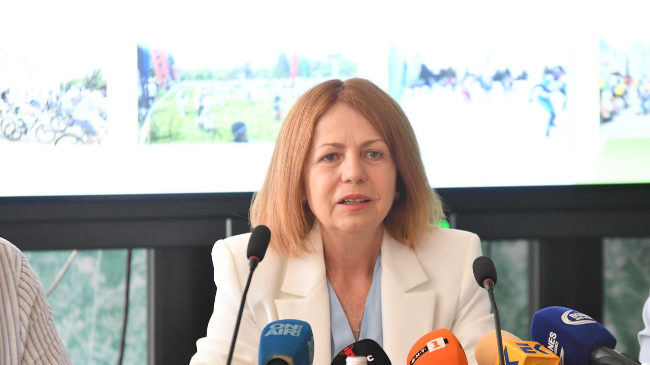 Фандъкова за проектодоклада за РСМ: Властите в нашата съседка да спрат да пилеят време