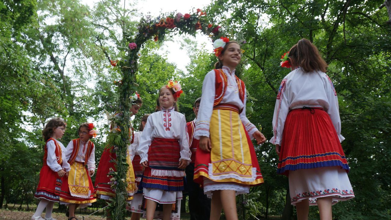 Еньовден е български народен празник, който се чества на 24