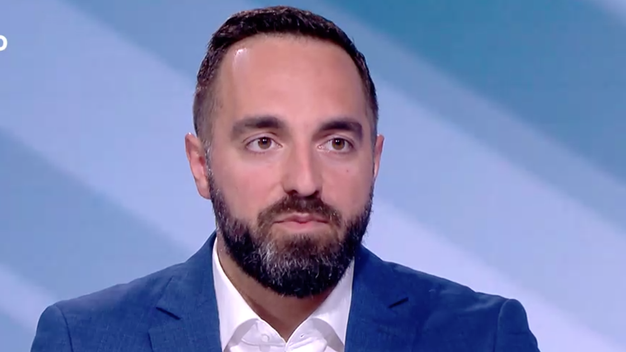 , до каквото се докосне, то се разкапва. Не знам