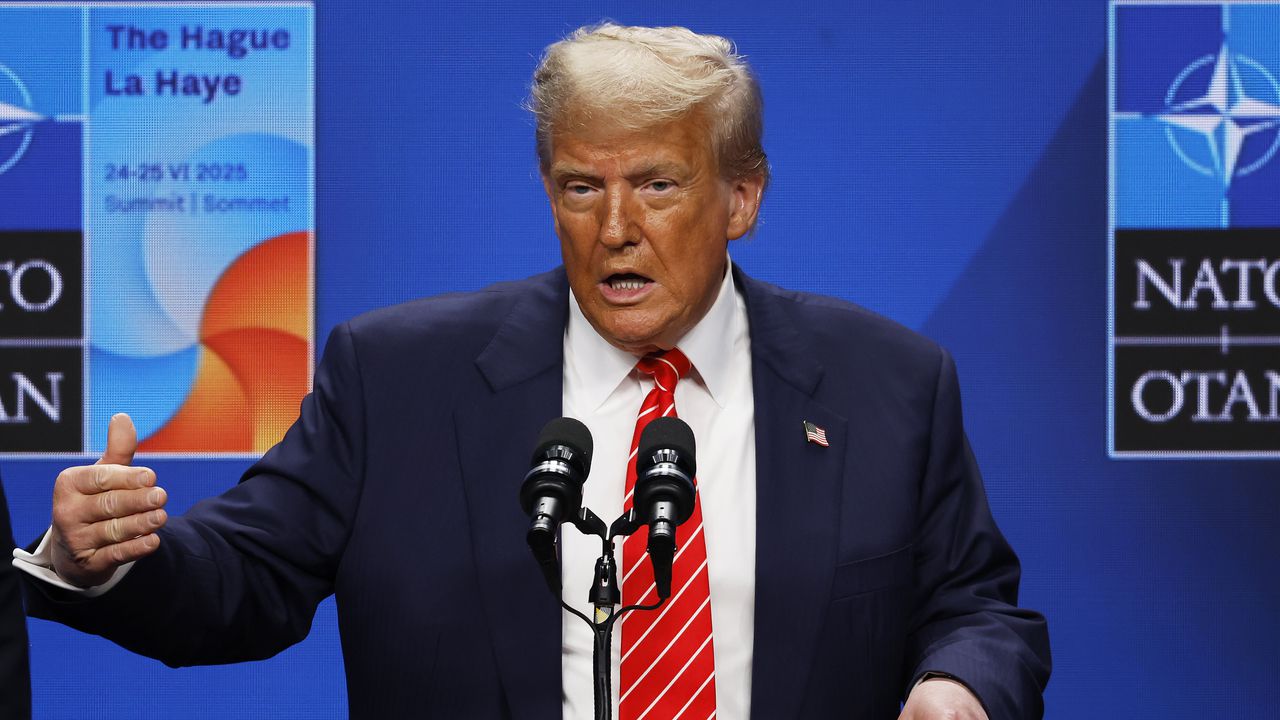 Името на Доналд Тръмп фигурира в документите по делото "Епстийн"