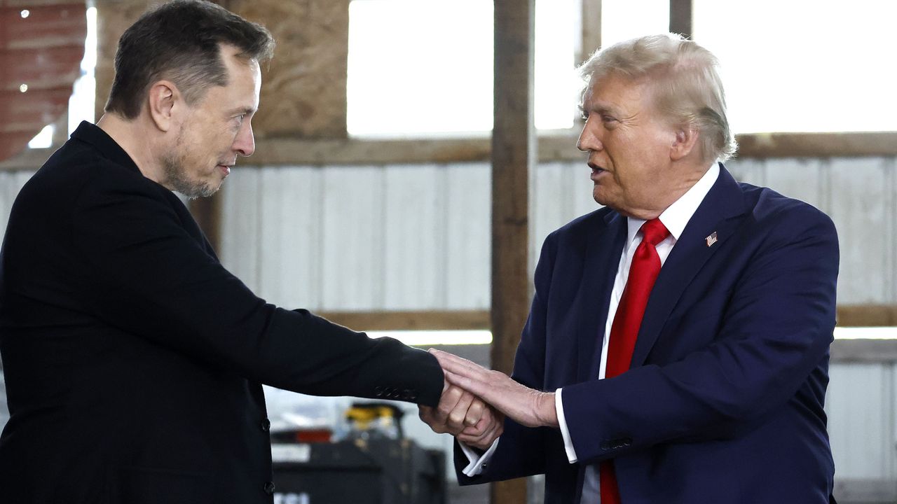 Доналд Тръмп: Искам Илон Мъск и компаниите му да оцелеят в САЩ