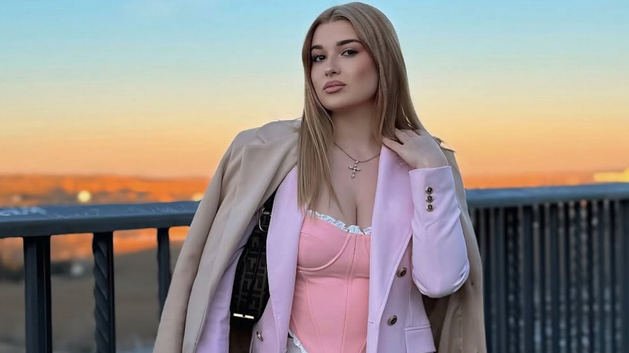 Испанският модел Клаудия Калво съобщи в социалните мрежи, че е