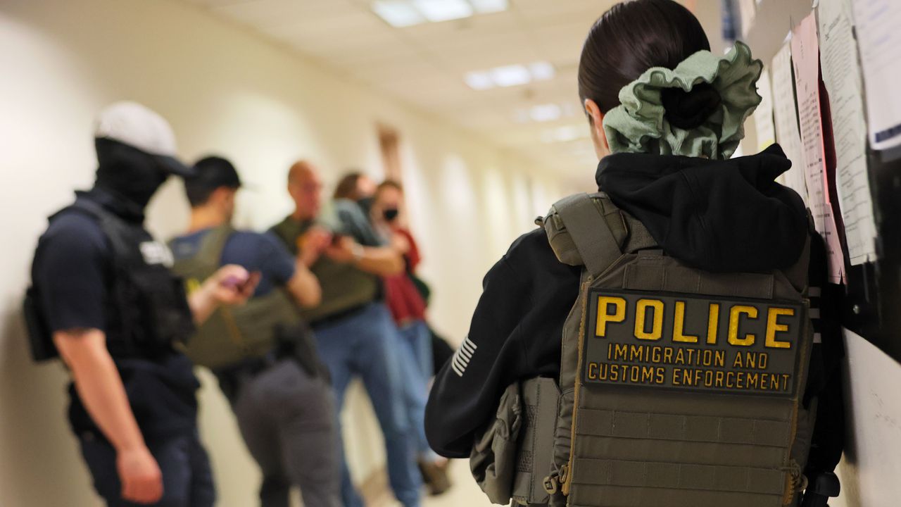 Департаментът по Вътрешна сигурност на САЩ започна да изпраща писма,