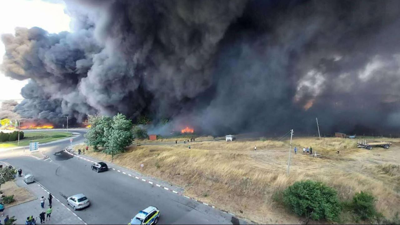 Пожарите в страната са видими и от космоса. Чрез европейската