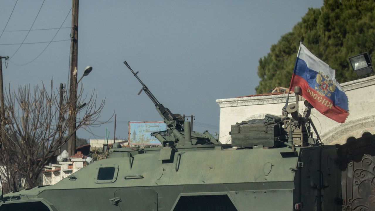 Стотици хора протестираха днес пред руска военна база в Армения,