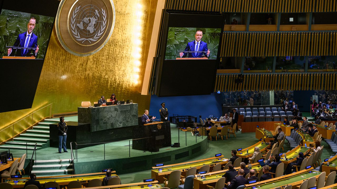 Полша е готова да "защити своята територия", обяви президентът Навроцки от трибуната на ООН