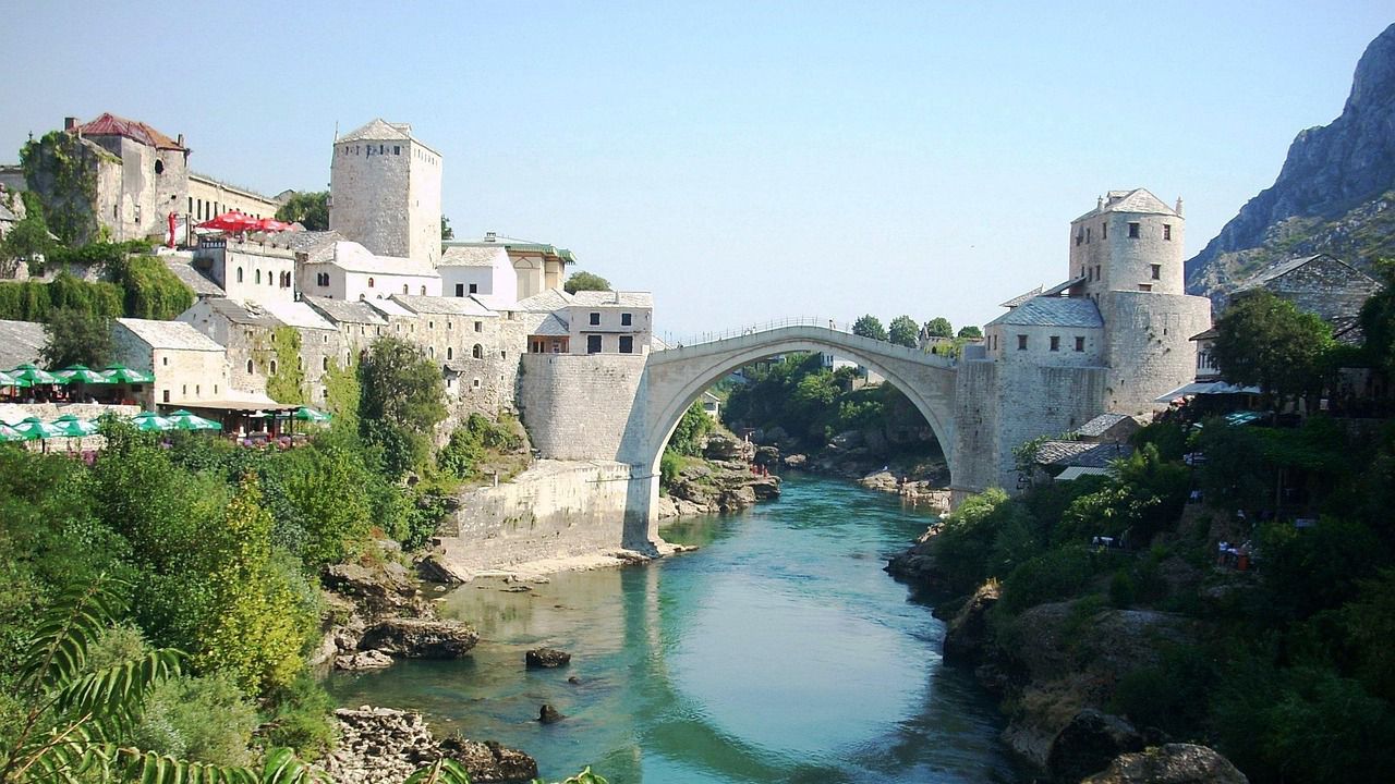 Еврокомисарят по разширяването Марта Кос предупреди днес Босна и Херцеговина,