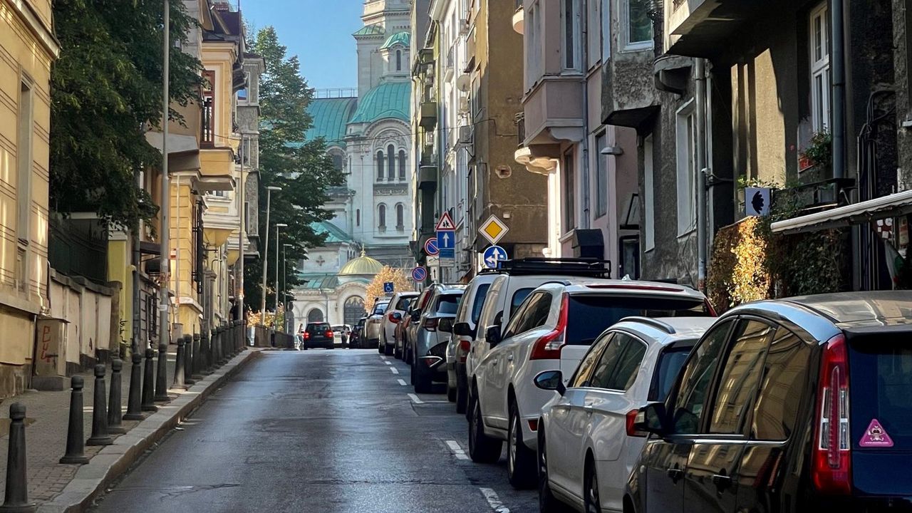 Предлагат нови правила за паркиране в София, цените на платените зони скачат двойно