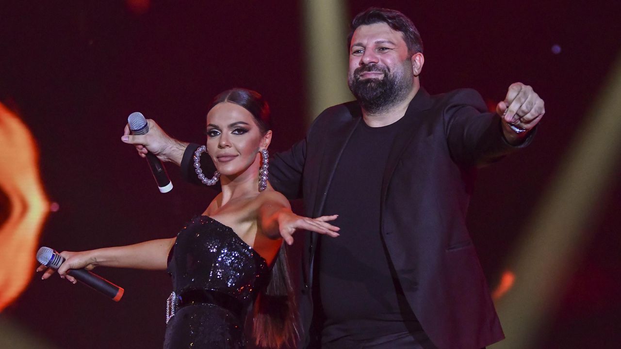 Певецът Тони Стораро обяви в своите социални мрежи, че ще