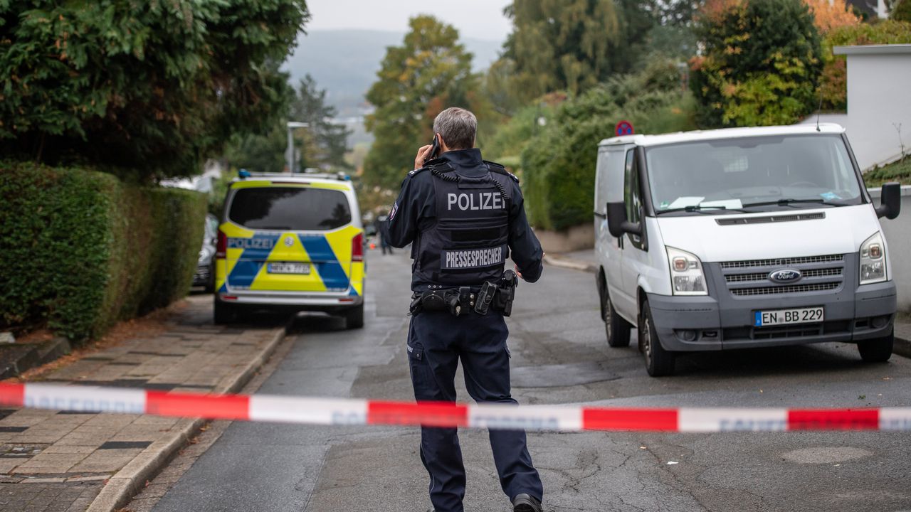 Обискираха дома на крайнодесен германски политик по подозрения за тероризъм