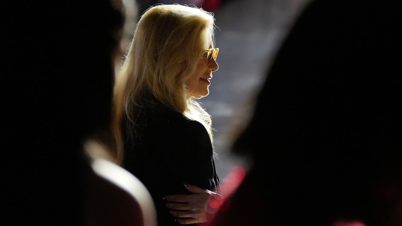 Въпреки че от малка живее във Франция и се превръща