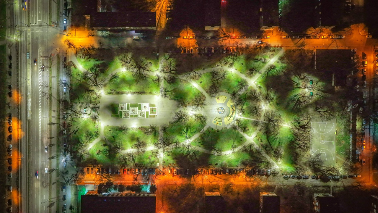 По алеите има ново осветление - резултат от гласа и