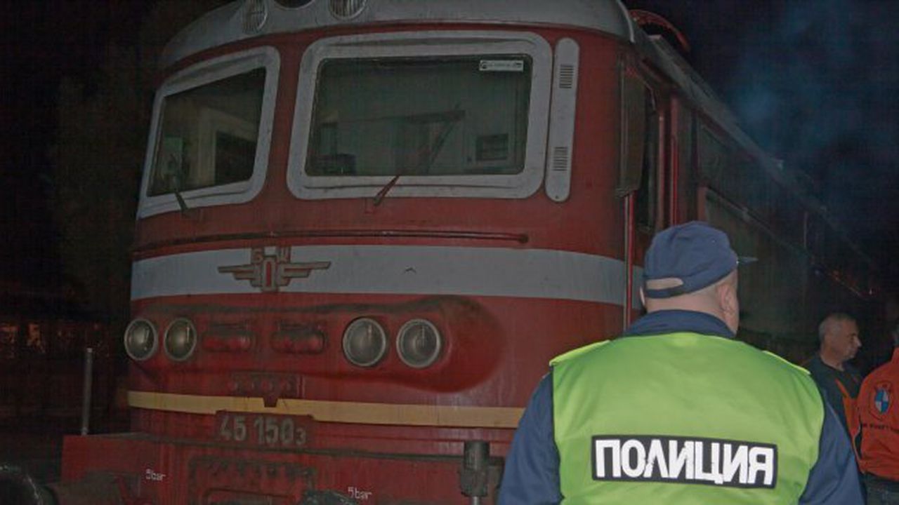 Влакът от София за Варна е блъснал и убил човек след гарата в Плевен