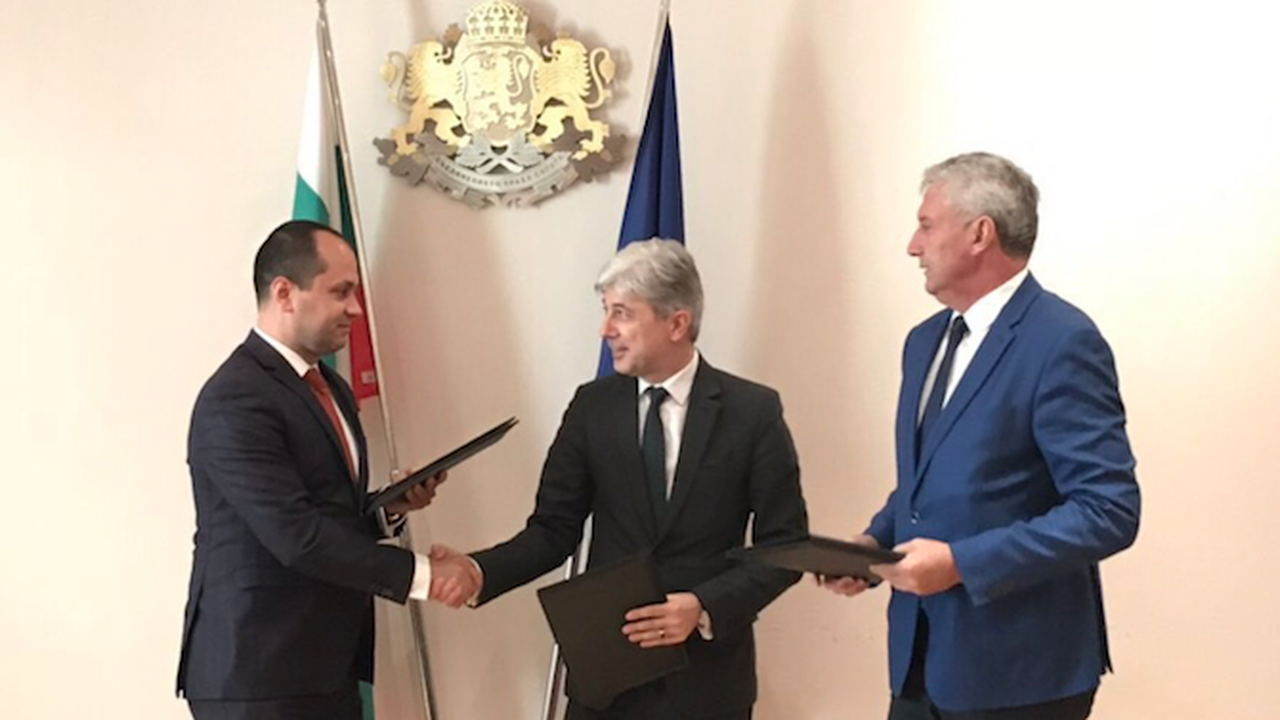 Министър Нено Димов подписа договор за компостираща инсталация на Враца и Мездра (снимки)