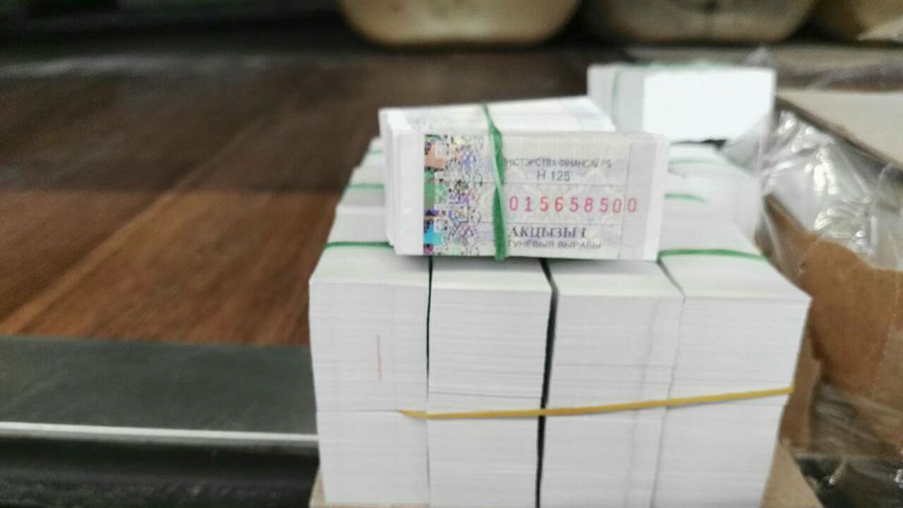 Откриха над 2 млн. бандероли в тайници на камион на Капитан Андреево (снимки)