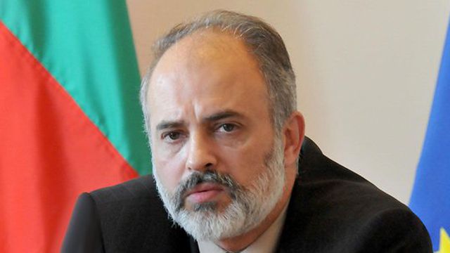 Тотю Младенов