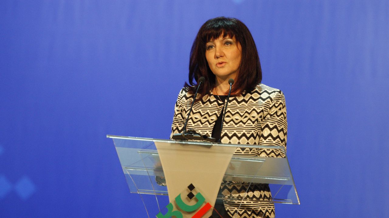 Цвета Караянчева: Разширяването на ЕС остава ключова политика