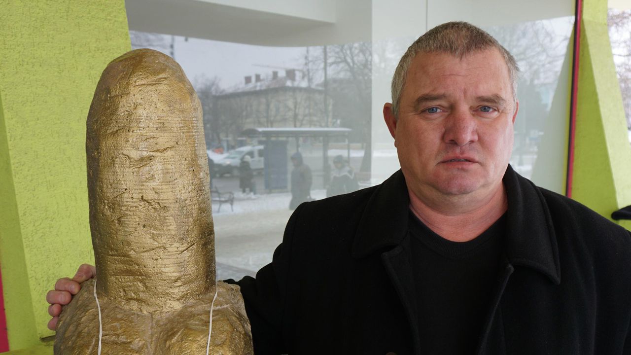 Вижте каква награда учредиха за политиците ни (снимки 18+)