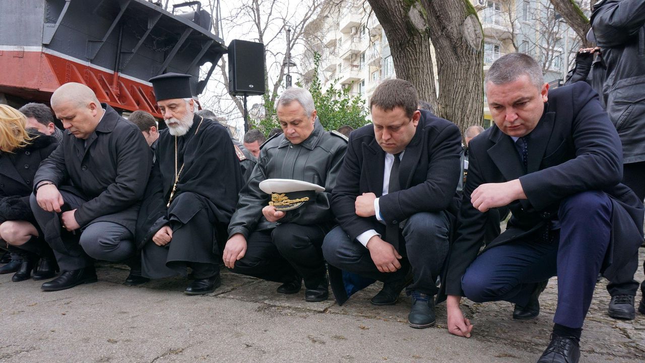 Варна почете делото на капитан I ранг Димитър Добрев (снимки)