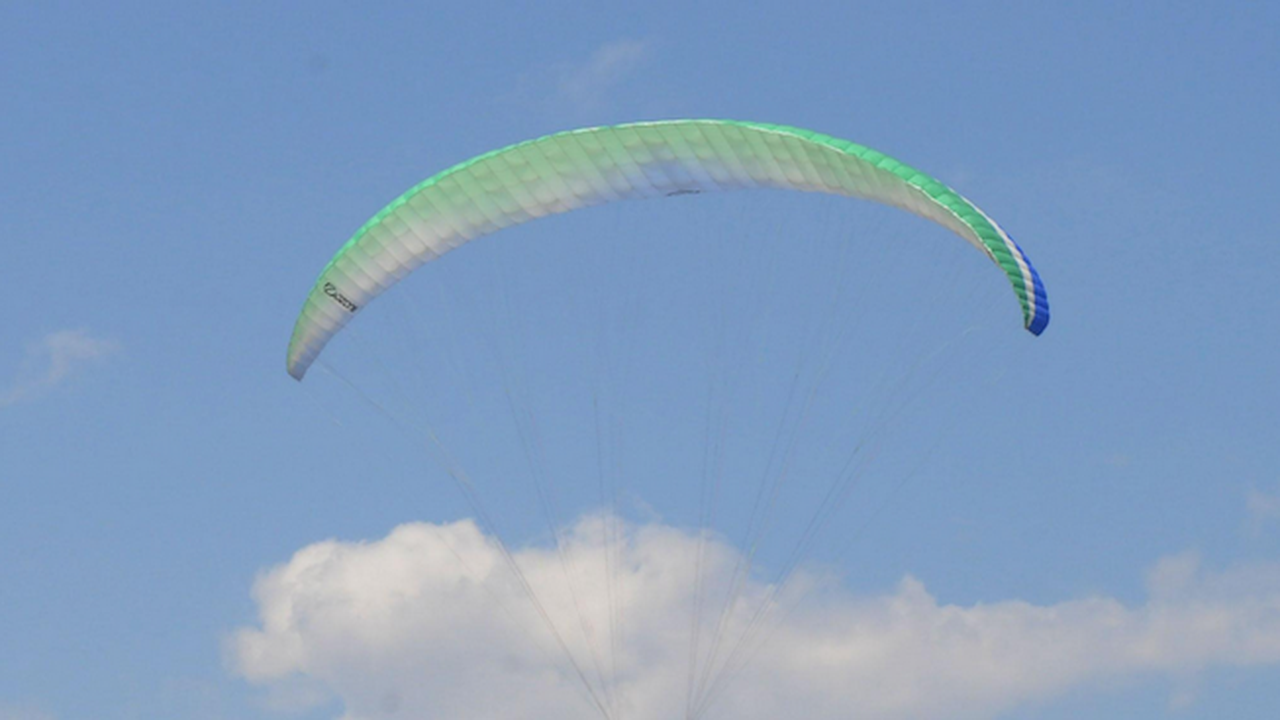 Англичанин падна с парапланер на площадката в Сопот