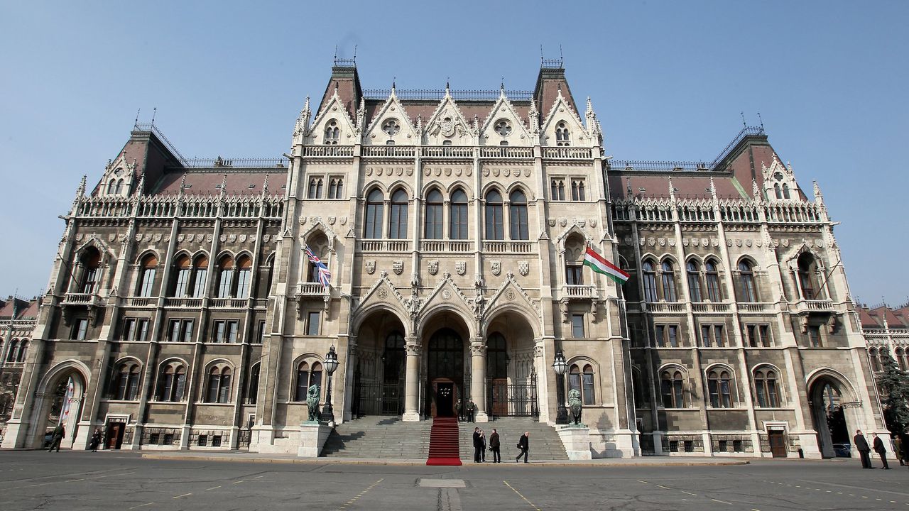 Преизбраха човек на Виктор Орбан за унгарски президент