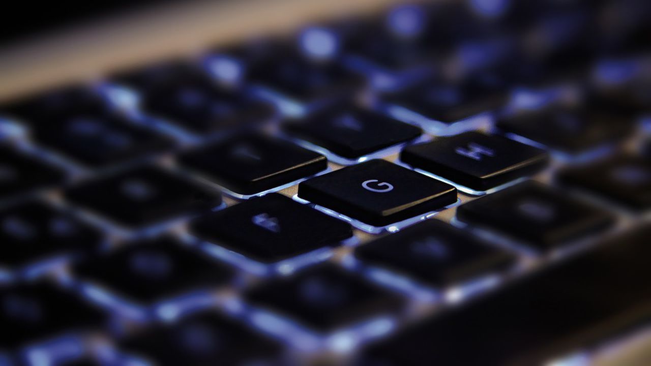 Търговският регистър вече работи, но само за справки
