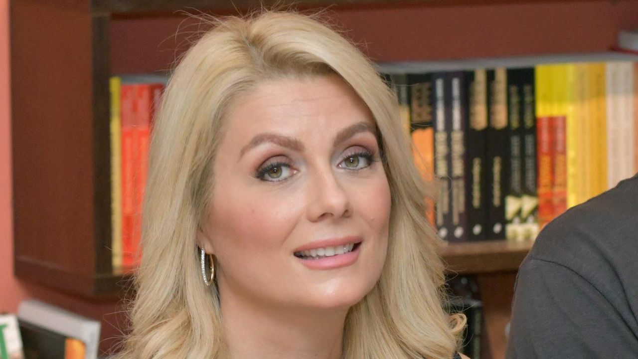 Венета Райкова отрече да се гаври с Криско в книгата си