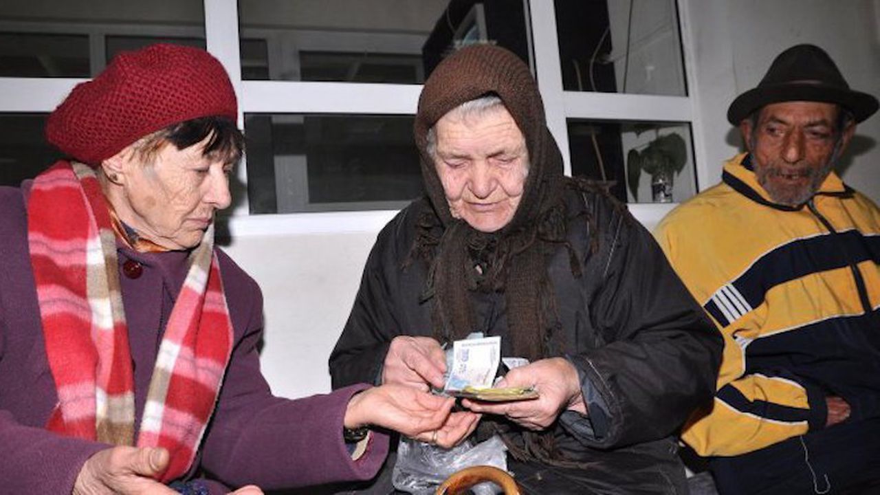 Започва изплащането на пенсиите и великденските добавки