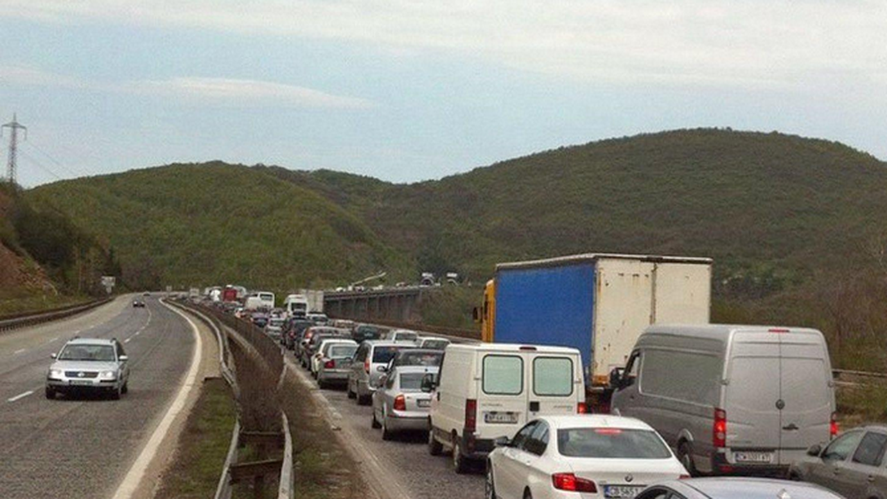 Очаква се засилен трафик по основните пътища в страната днес