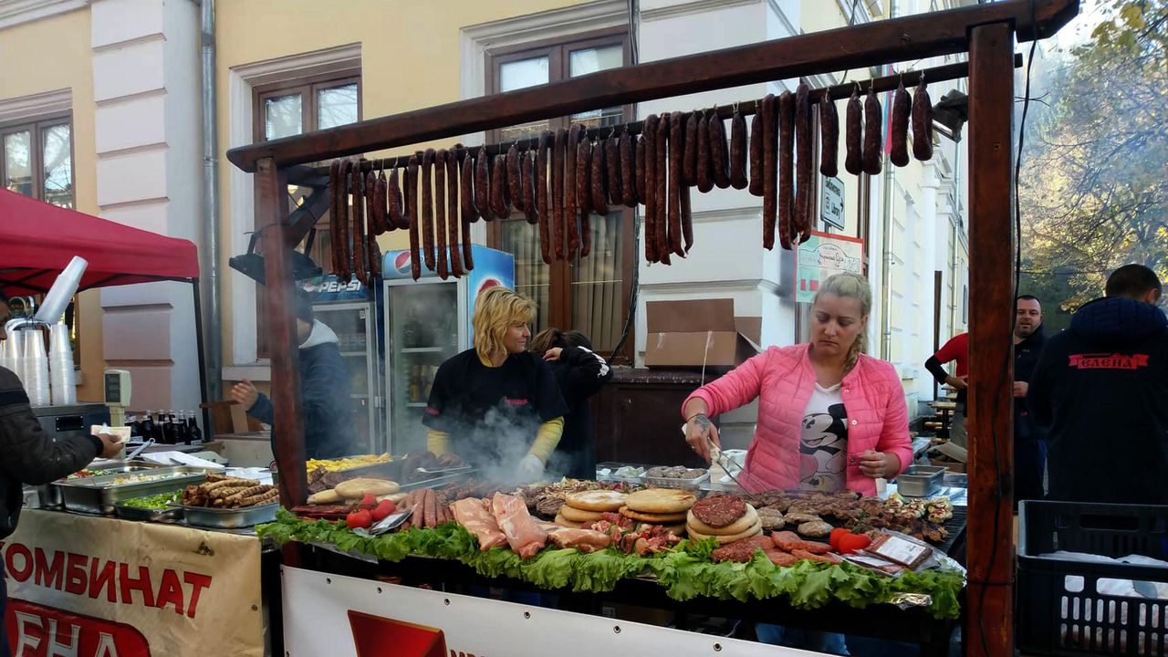 Отбелязват празника на еленския бут в град Елена (снимки)