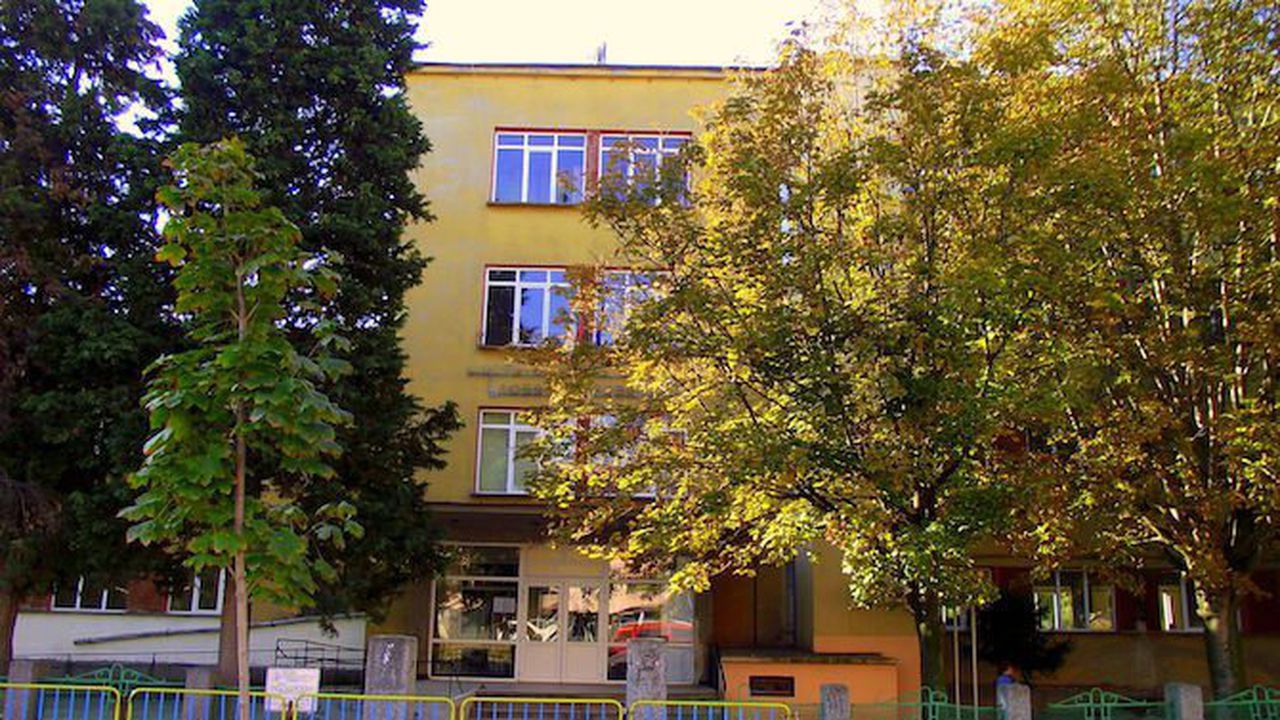 Обновиха сградата на училище "Любен Каравелов" в Пазарджик