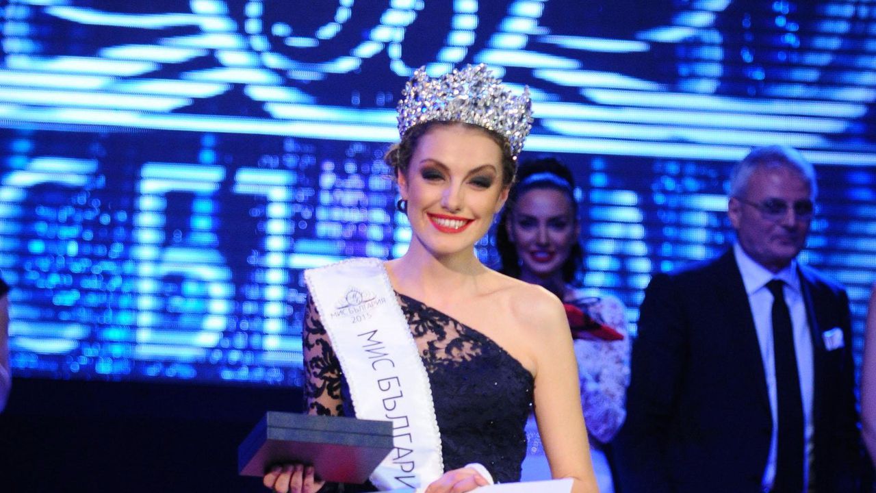 Мис България 2015 пише роман