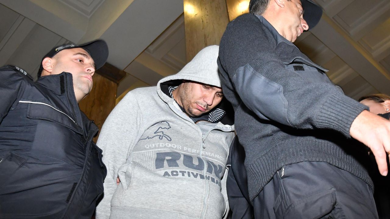 Викторио Александров отново поиска домашен арест. "Аз не съм убиец", каза той. Съдът обаче го остави в ареста (обновена+снимки+видео)