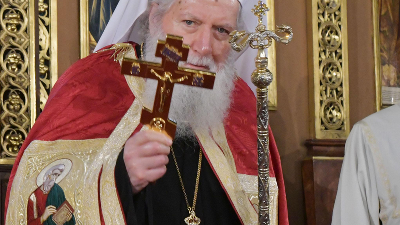 Патриарх Неофит е изведен от реанимация