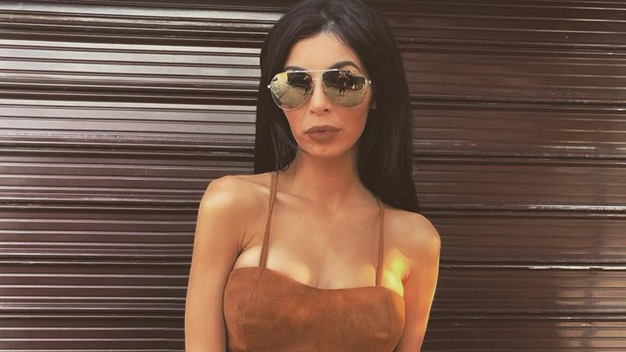 Обраха Мегз на морето