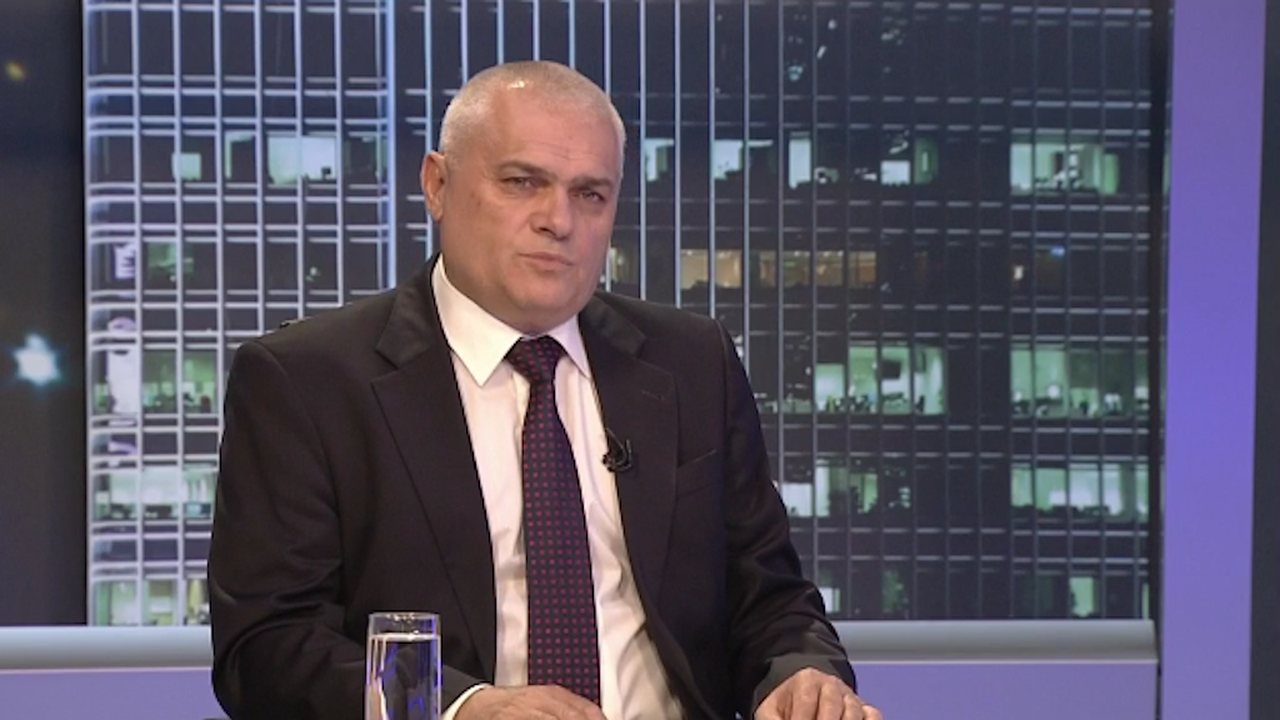 Валентин Радев: Полицията трябва да излезе от стадионите