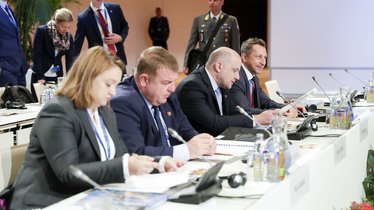 Красимир Каракачанов участва в неформалната среща на министрите на отбраната на страните-членки на ЕС