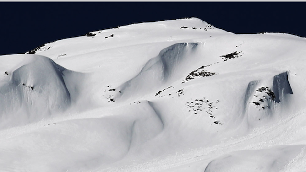 Лавина уби млад мъж в Банско (обновена)