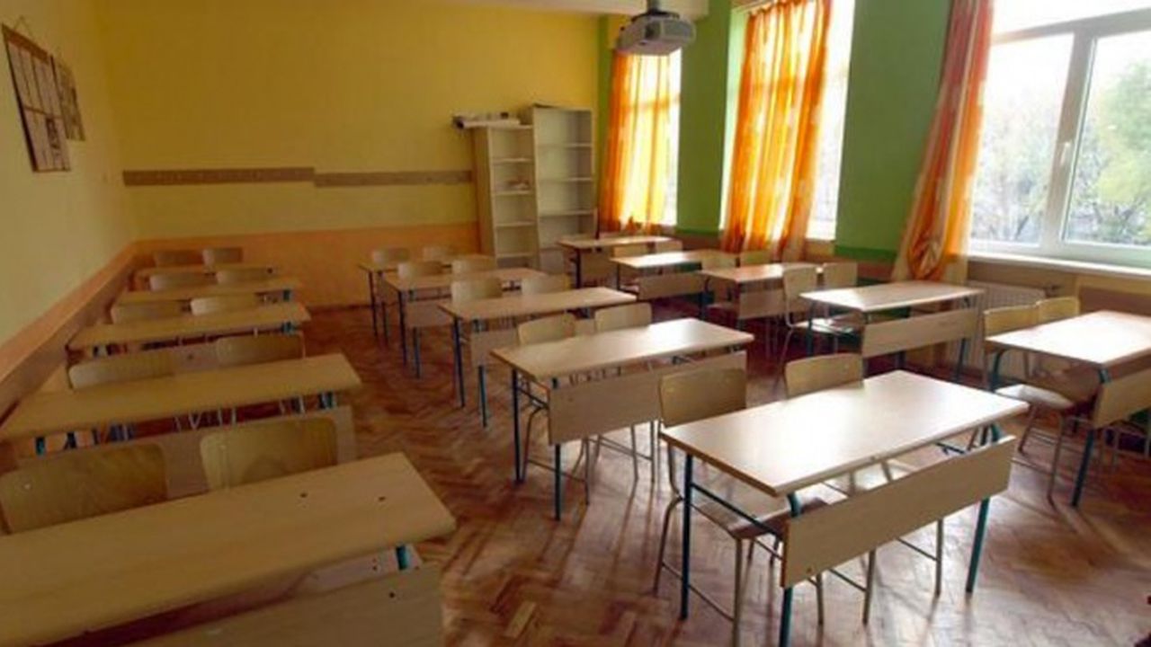 Млада учителка получи наградата "Софроний Врачански" за успешен старт в професията