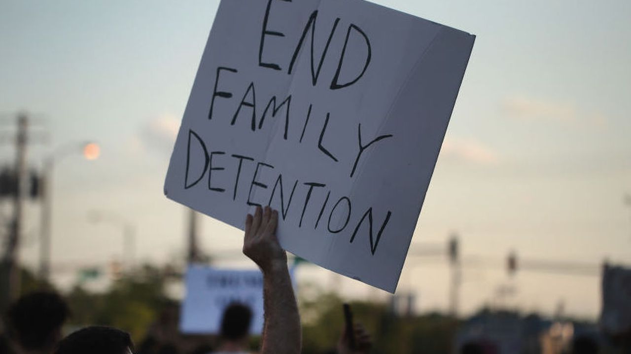 Нови протести в САЩ срещу имиграционната политика на Доналд Тръмп