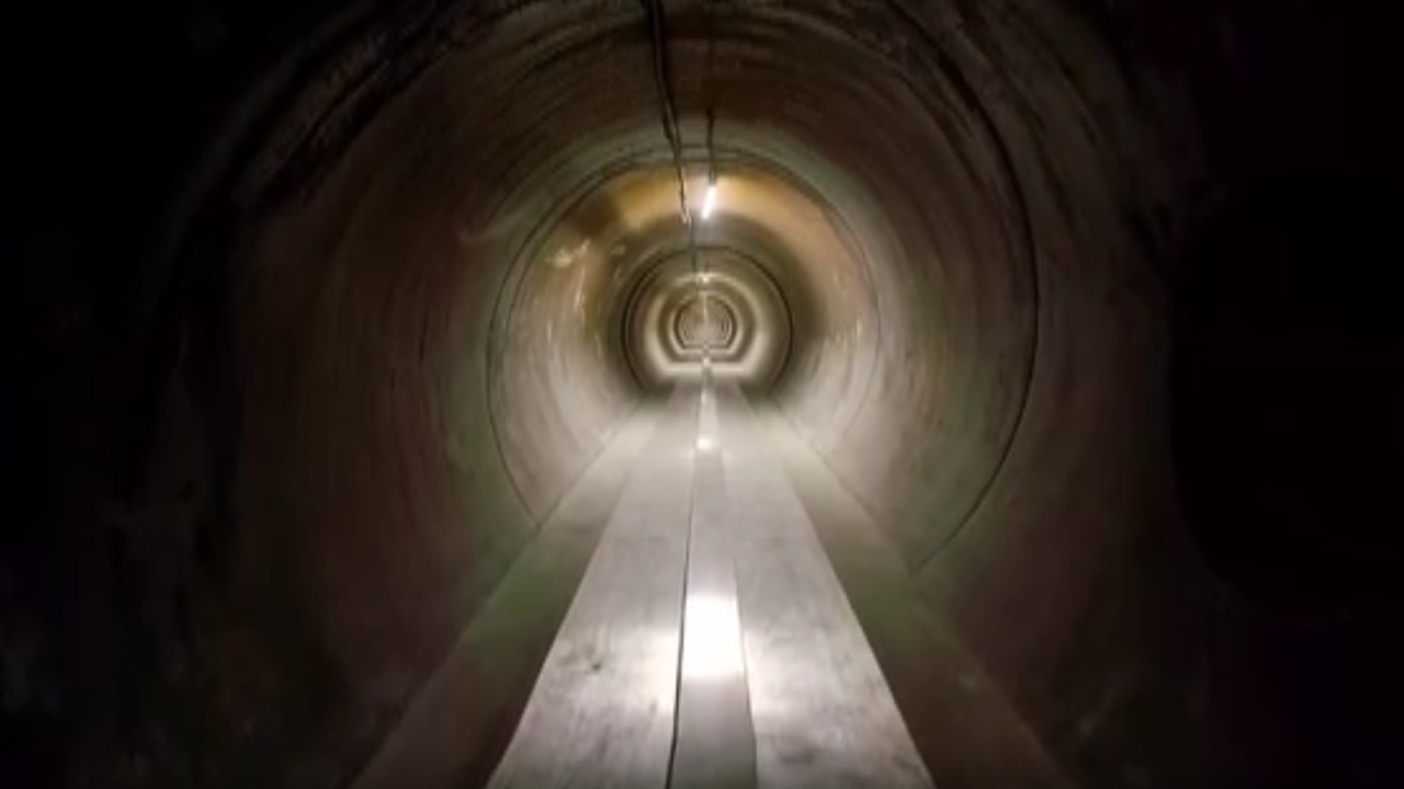 SpaceX показа как работи уникалния Hyperloop (видео)