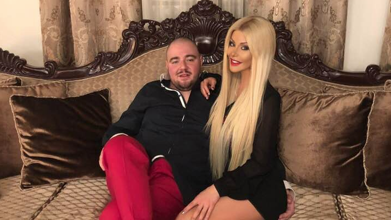 Гущеров и Светлана вдигат годеж пред 70 души (снимка)