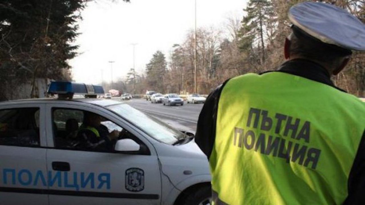 Ето какво представлява служебната карта на един полицай (видео)