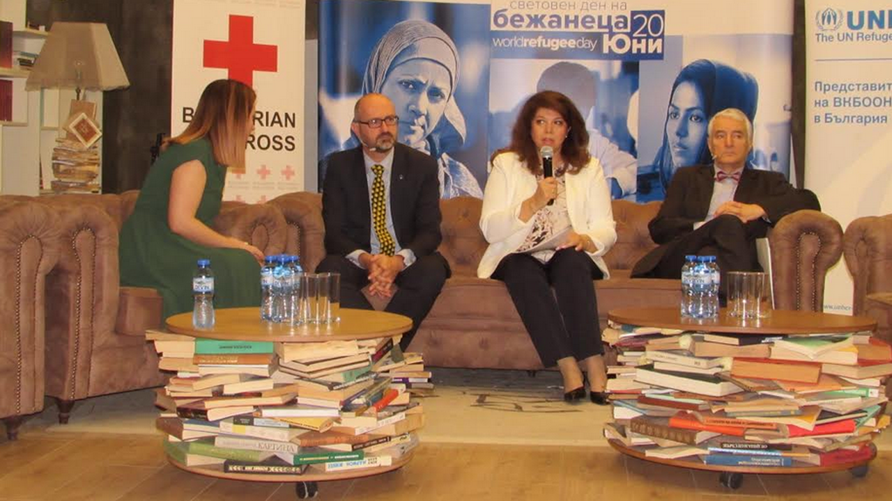 Йотова: Европейските и националните политики за бежанците платиха данък на популизма