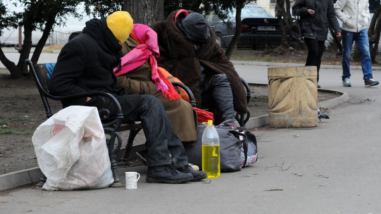 Клошари живеят в изоставени коли, жителите на квартал "Красно село" пропищяха