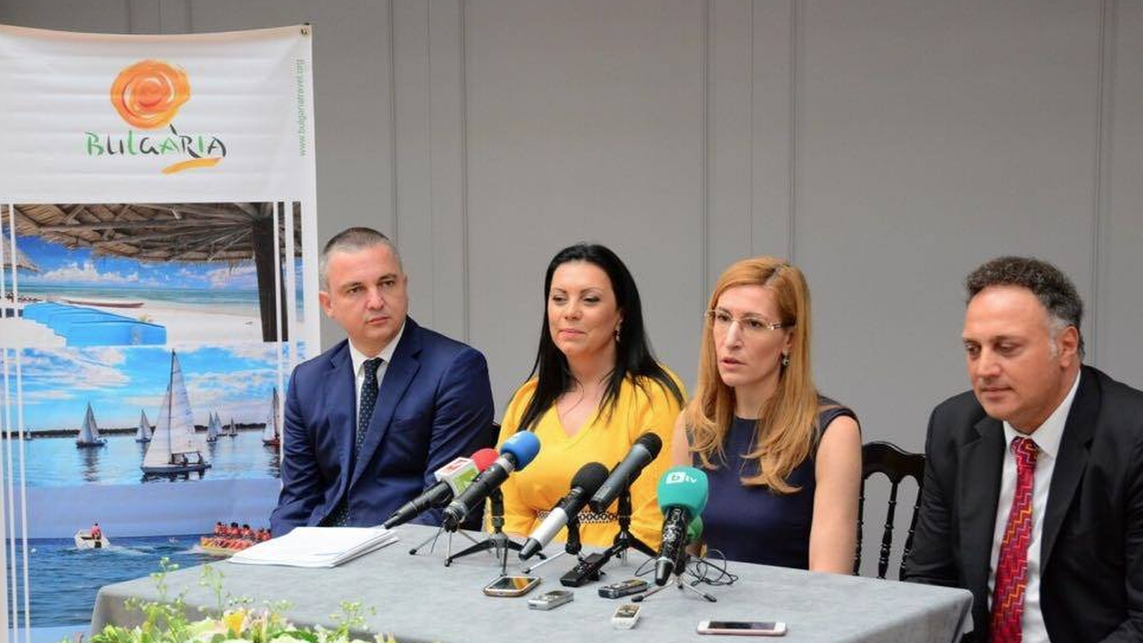 Ангелкова очаква 5% туристически ръст през лятото