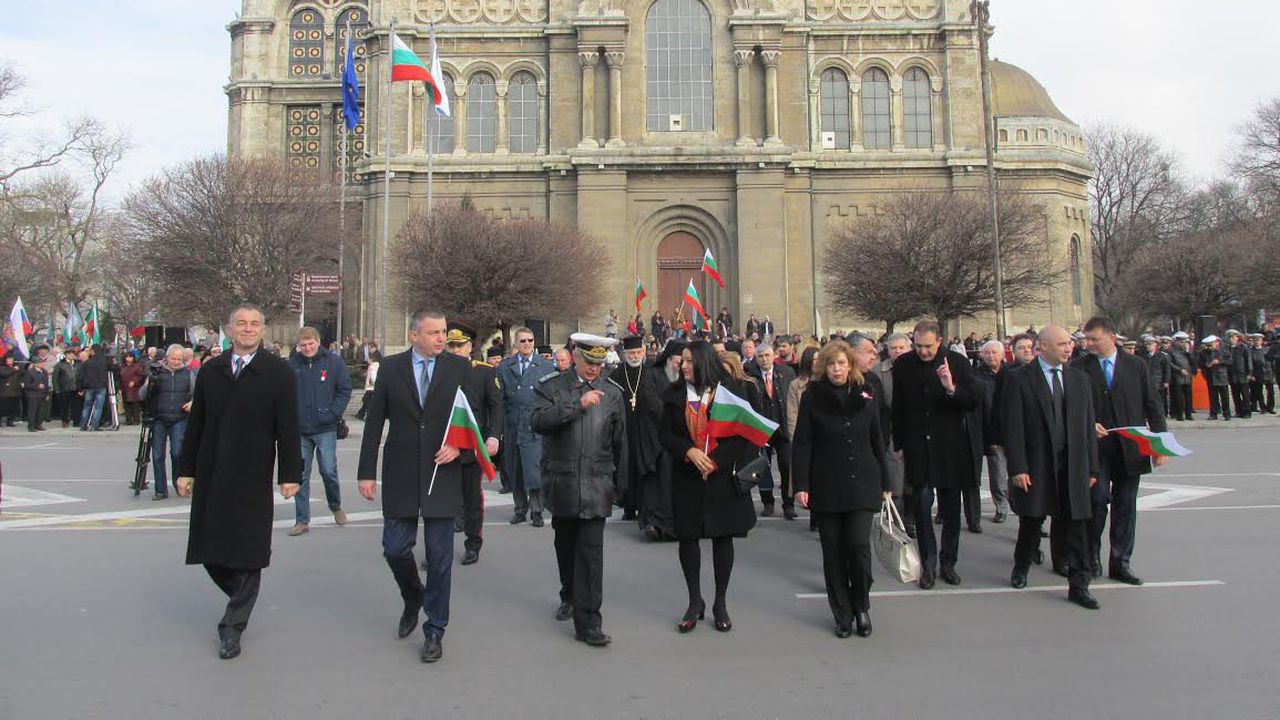 ГЕРБ – Варна почете паметта на загиналите за Освобождението на България (снимки)