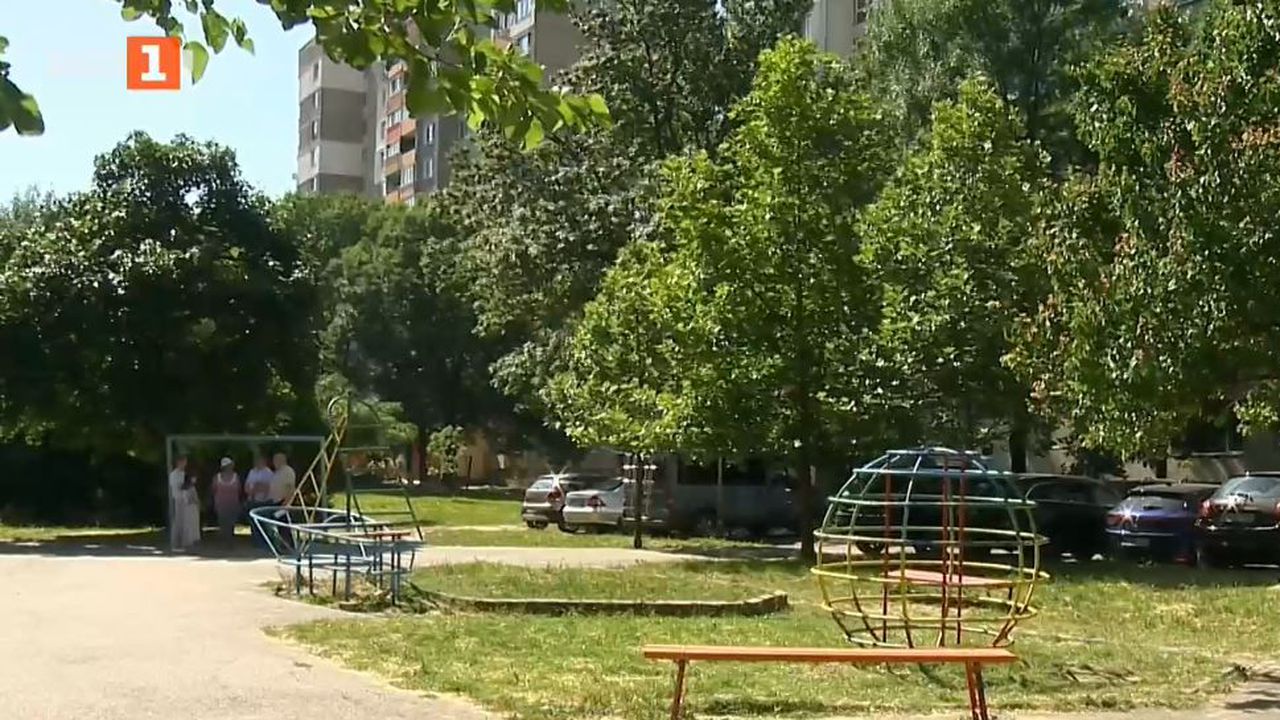 Жители на столичния квартал "Младост" излязоха на протест срещу строеж върху детска площадка
