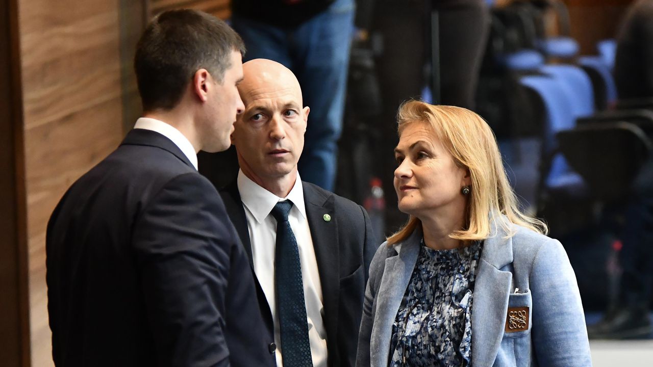 "Величие" за проектодоклада на ЕП за РСМ: Провал за българската политика